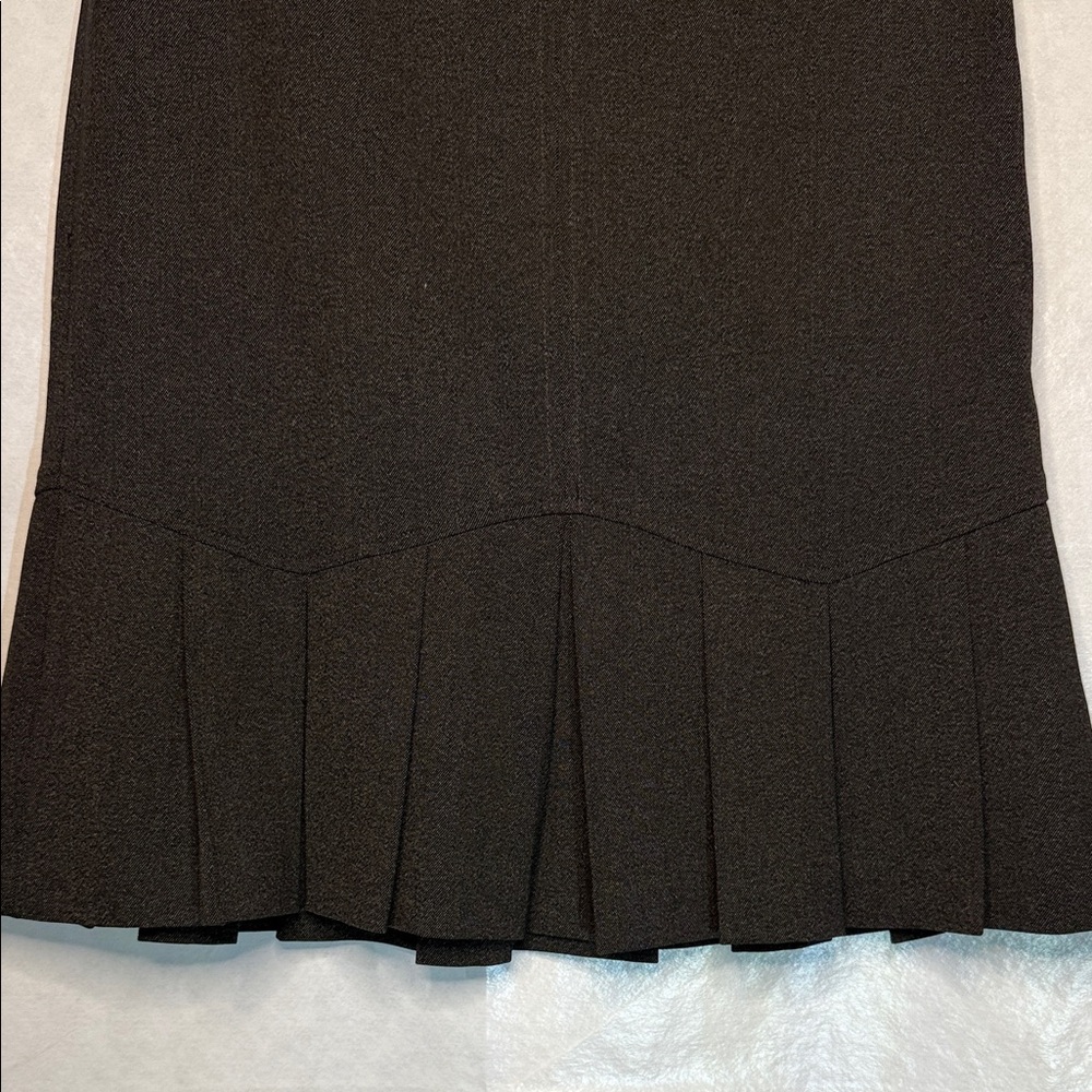 Elegant Black Women's Skirt - Picture 3 of 6
